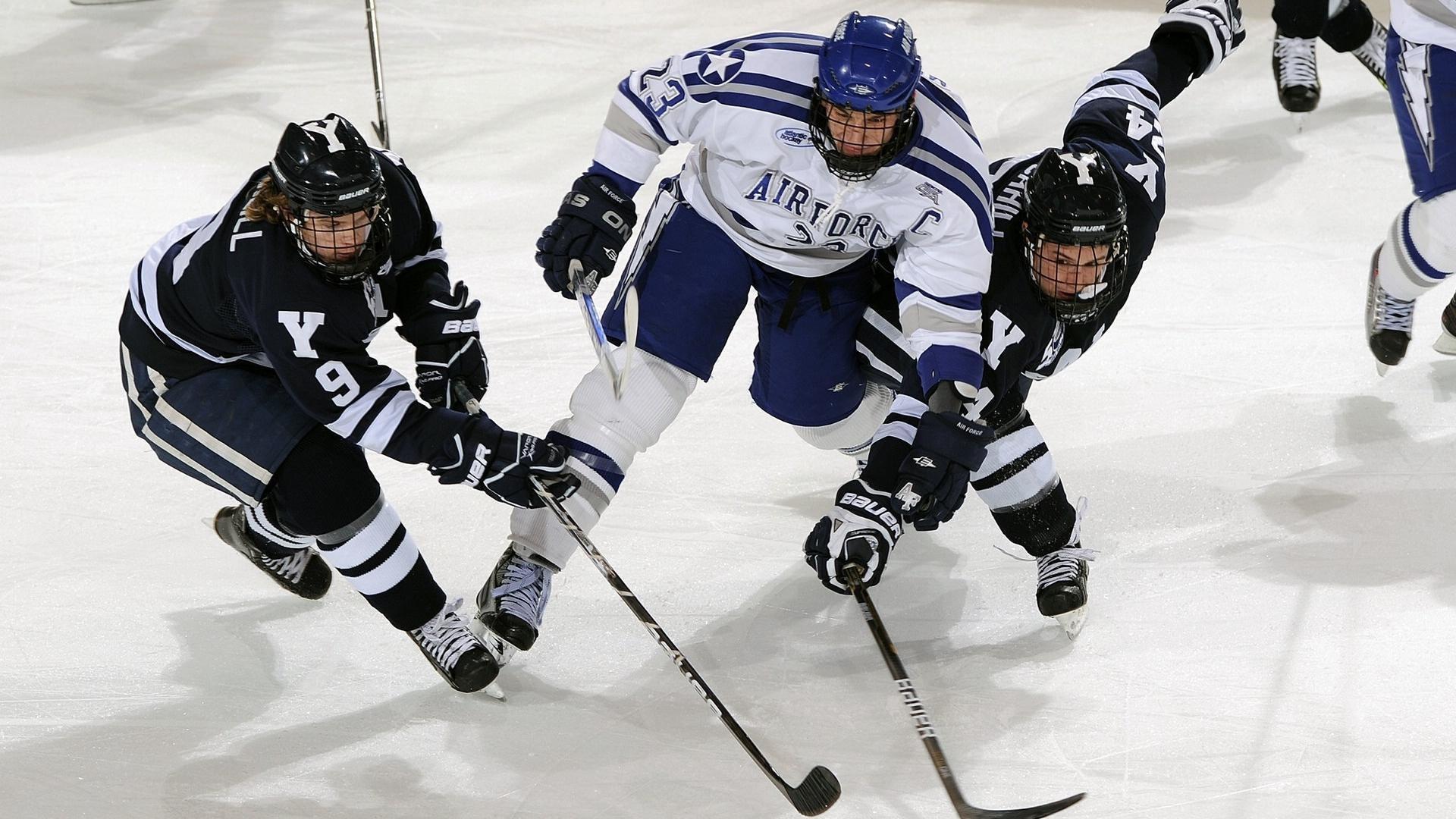 前拜仁总监坦言，赫拉芬贝赫的成长需要时间，如今在英超迎来爆发